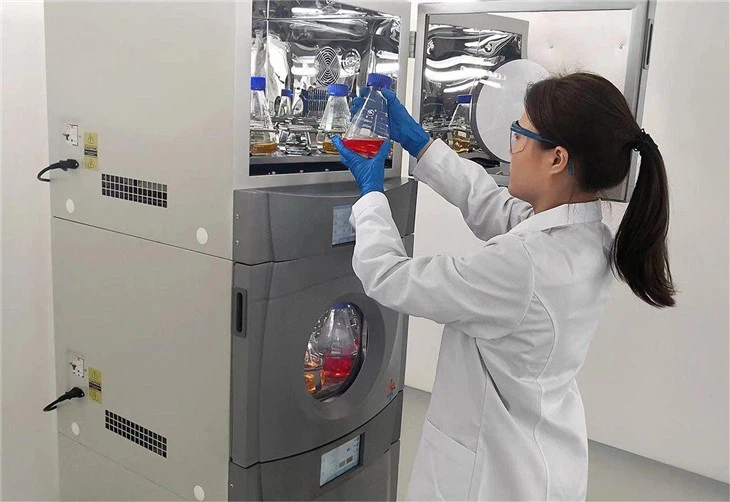 Incubator Shaker Refrigerated